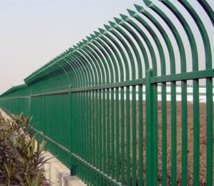 生產護欄網（wǎng）需（xū）要用到哪些設備?
